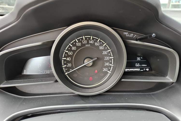 Used Mazda 3 Axela 2017 Sedan 1.5L Automatic Comfort Model Emission Standard China V Instrument Cluster