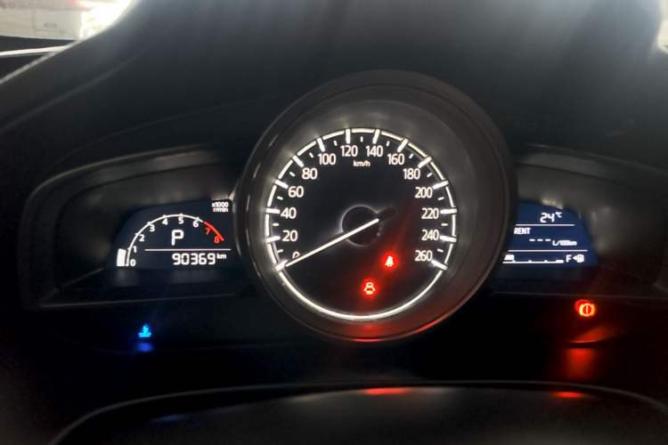 Used Mazda 3 Axela 2017 Sedan 1.5L Automatic Comfort Model Emission Standard China V Instrument Cluster