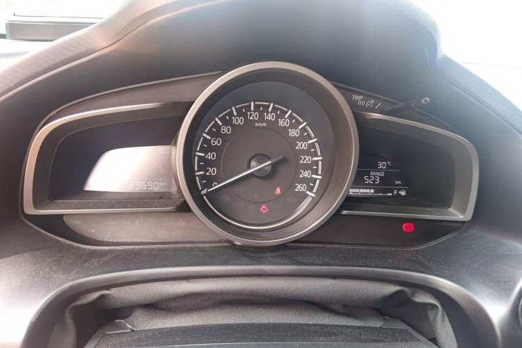 Used Mazda 3 Axela 2017 Sedan 1.5L Automatic Comfort Model Emission Standard China V Instrument Cluster
