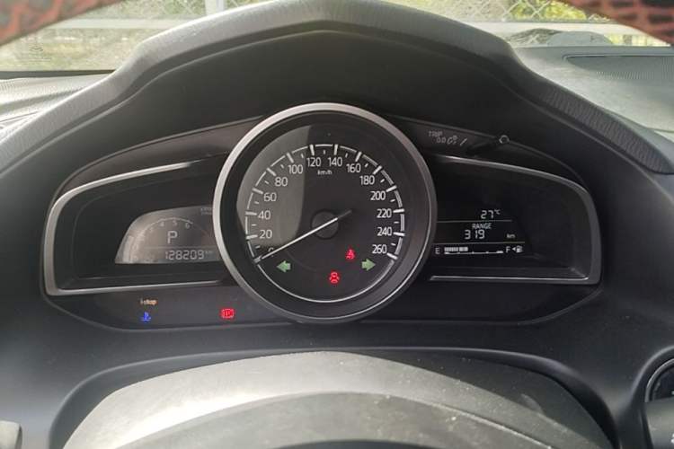Used Mazda 3 Axela 2017 Hatchback 1.5L Automatic Luxury Model Emission Standard China V Instrument Cluster