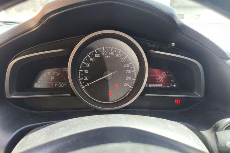 Used Mazda 3 Axela 2017 Sedan 1.5L Automatic Comfort Model Emission Standard China V Instrument Cluster