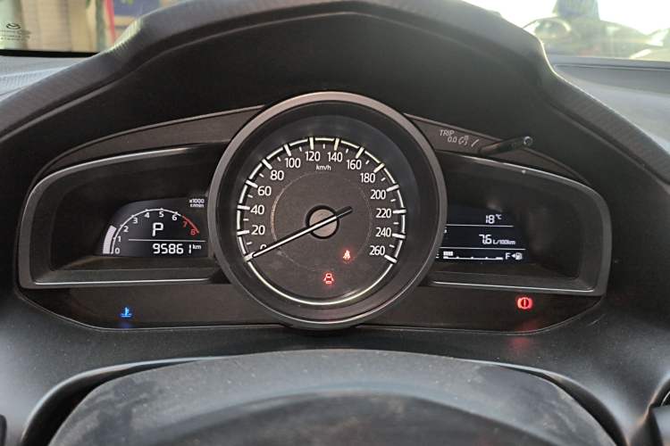 Used Mazda 3 Axela 2017 Sedan 1.5L Automatic Comfort Model Emission Standard China V Instrument Cluster