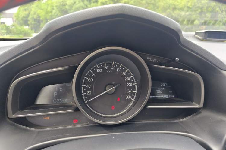 Used Mazda 3 Axela 2017 Sedan 1.5L Automatic Luxury Model Emission Standard China V Instrument Cluster