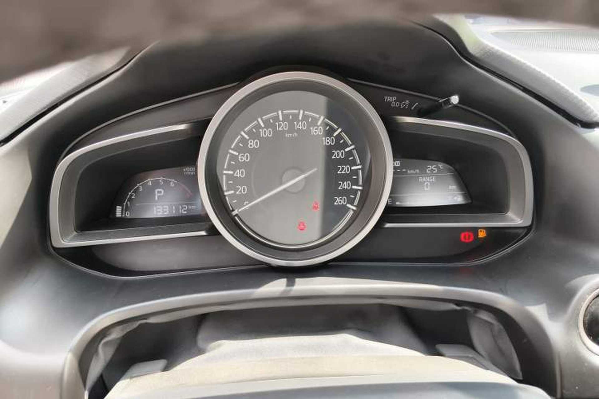 Used Mazda 3 Axela 2017 Sedan 1.5L Automatic Comfort Model China VI Standard Instrument Cluster