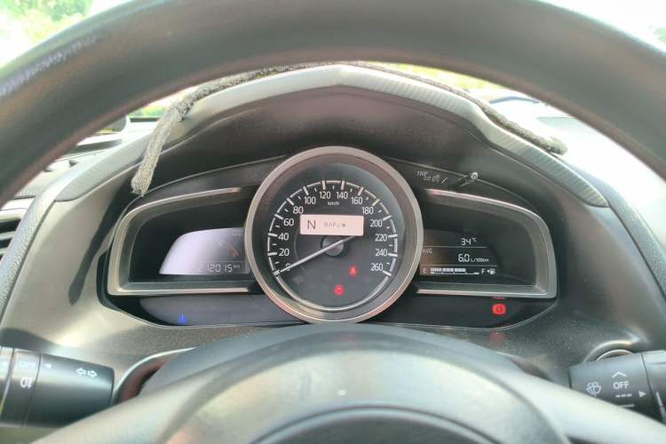 Used Mazda 3 Axela 2017 Sedan 1.5L Manual Comfort Model Emission Standard China V Instrument Cluster