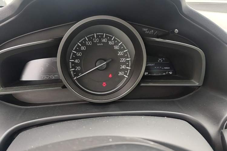Used Mazda 3 Axela 2017 Sedan 1.5L Automatic Luxury Model Emission Standard China V Instrument Cluster