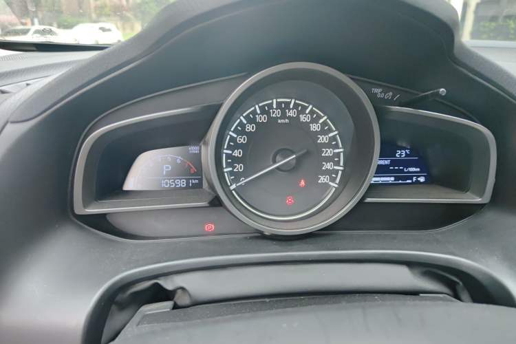 Used Mazda 3 Axela 2017 Sedan 1.5L Automatic Luxury Model Emission Standard China V Instrument Cluster