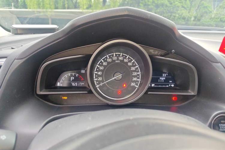 Used Mazda 3 Axela 2017 Sedan 1.5L Automatic Comfort Model Emission Standard China V Instrument Cluster