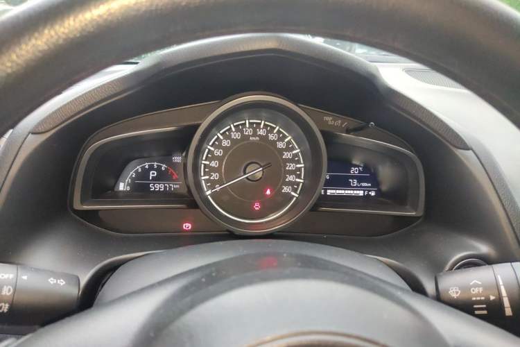 Used Mazda 3 Axela 2017 Sedan 1.5L Automatic Luxury Model China VI Standard Instrument Cluster