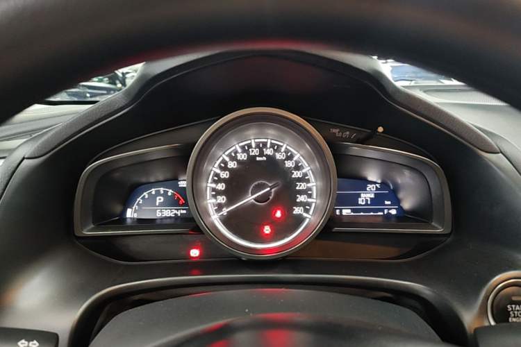 Used Mazda 3 Axela 2017 Hatchback 1.5L Automatic Luxury Model Emission Standard China V Instrument Cluster