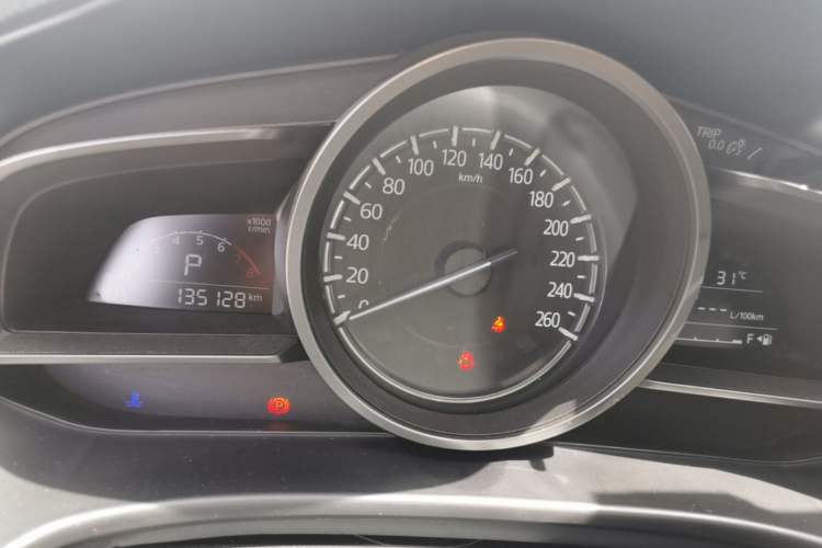 Used Mazda 3 Axela 2017 Sedan 1.5L Automatic Luxury Model Emission Standard China V Instrument Cluster