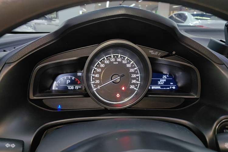 Used Mazda 3 Axela 2017 Sedan 1.5L Automatic Luxury Model Emission Standard China V Instrument Cluster