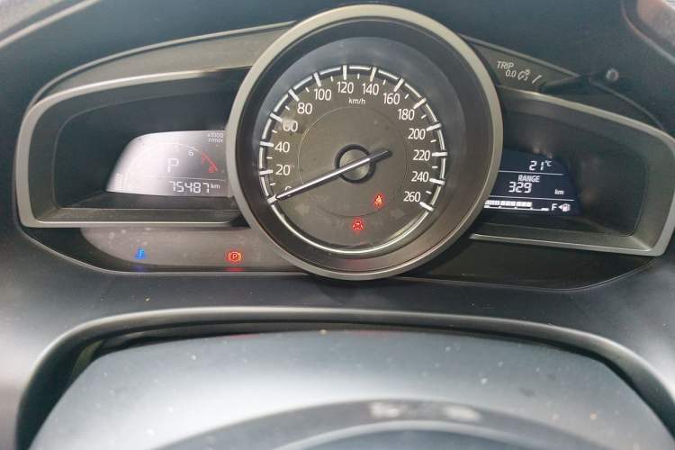Used Mazda 3 Axela 2017 Sedan 1.5L Automatic Luxury Model China VI Standard Instrument Cluster