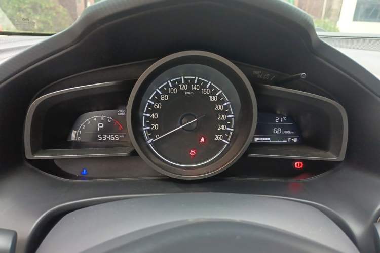 Used Mazda 3 Axela 2017 Sedan 1.5L Automatic Comfort Model Emission Standard China V Instrument Cluster