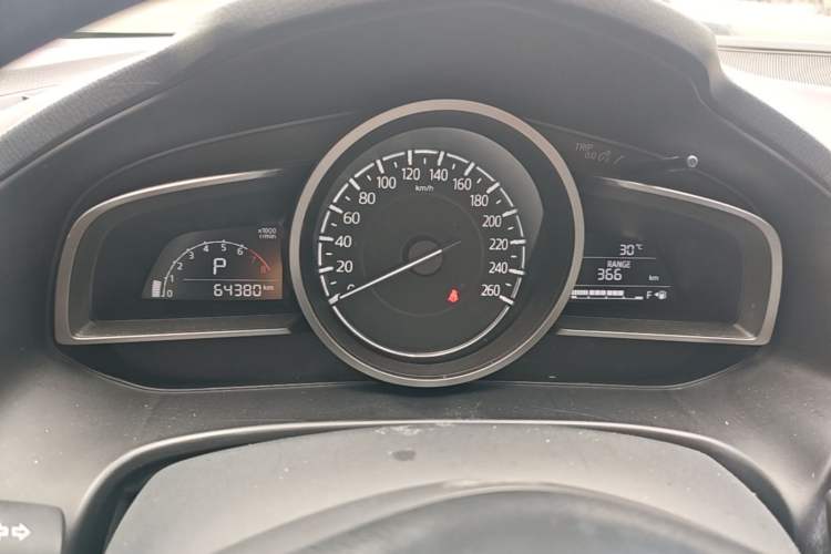 Used Mazda 3 Axela 2017 Hatchback 1.5L Automatic Luxury Model Emission Standard China V Instrument Cluster