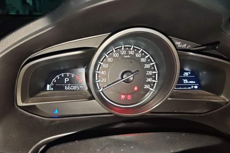 Used Mazda 3 Axela 2017 Sedan 1.5L Automatic Luxury Model Emission Standard China V Instrument Cluster