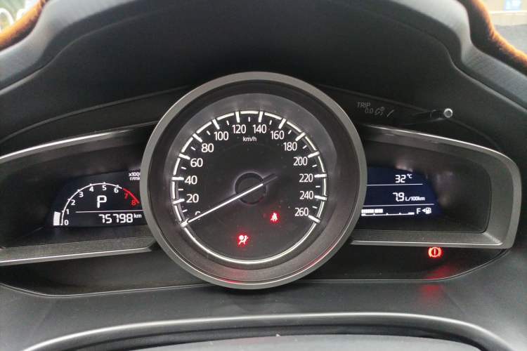 Used Mazda 3 Axela 2017 Sedan 1.5L Automatic Comfort Model China VI Standard Instrument Cluster