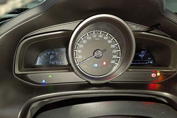 Used Mazda 3 Axela 2017 Sedan 1.5L Automatic Comfort Model Emission Standard China V Instrument Cluster