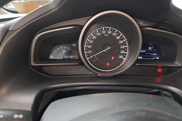 Used Mazda 3 Axela 2017 Sedan 1.5L Automatic Comfort Model Emission Standard China V Instrument Cluster