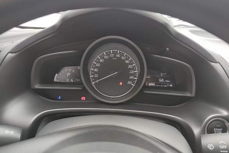 Used Mazda 3 Axela 2017 Hatchback 1.5L Automatic Luxury Model China VI Standard Instrument Cluster