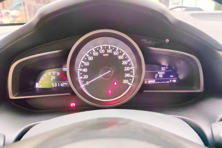 Used Mazda 3 Axela 2017 Sedan 1.5L Automatic Luxury Model China VI Standard Instrument Cluster