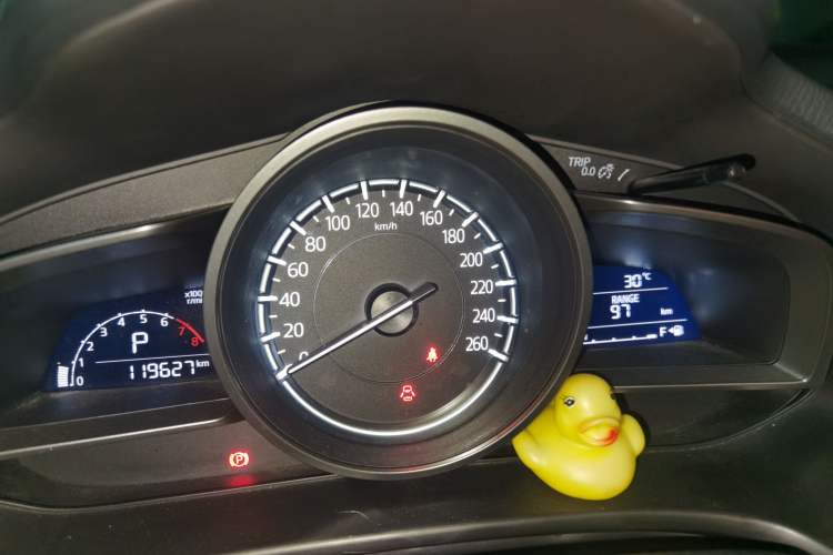 Used Mazda 3 Axela 2017 Sedan 1.5L Automatic Luxury Model Emission Standard China V Instrument Cluster