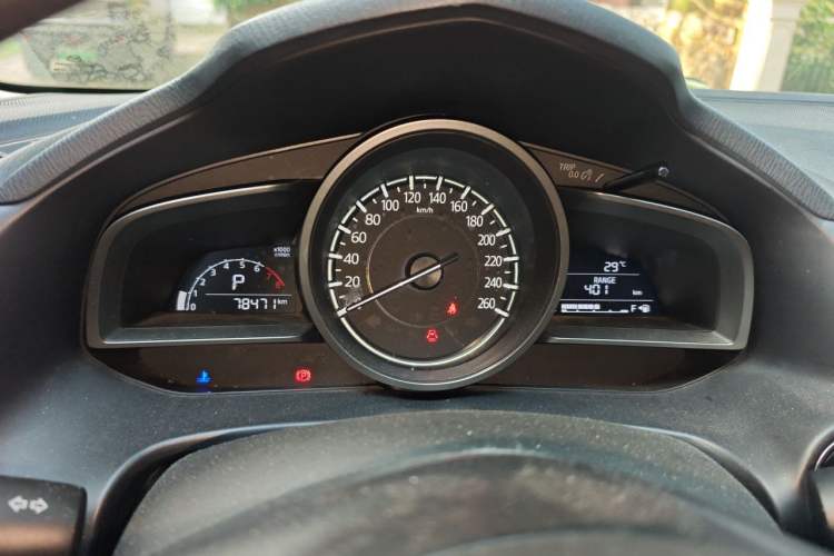 Used Mazda 3 Axela 2017 Sedan 1.5L Automatic Luxury Model Emission Standard China V Instrument Cluster
