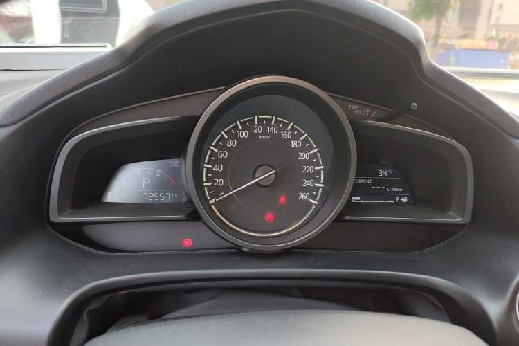 Used Mazda 3 Axela 2017 Sedan 1.5L Automatic Luxury Model Emission Standard China V Instrument Cluster