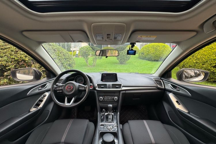 Used Mazda 3 Axela 2017 Sedan 1.5L Automatic Luxury Model Emission Standard China V Interior 1