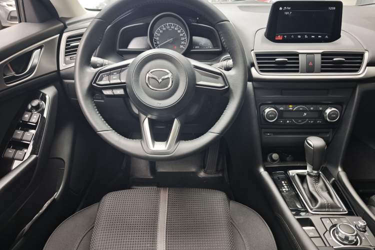 Used Mazda 3 Axela 2017 Hatchback 2.0L Automatic Luxury Model Emission Standard China V Interior 1