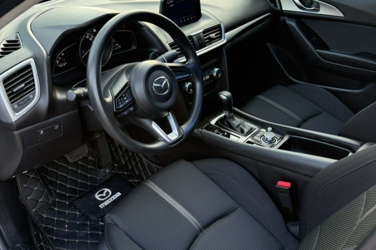 Used Mazda 3 Axela 2017 Sedan 1.5L Automatic Luxury Model Emission Standard China V Interior 2