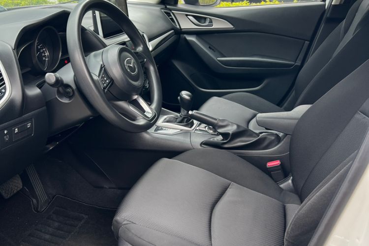Used Mazda 3 Axela 2017 Sedan 1.5L Automatic Comfort Model Emission Standard China V Interior 2