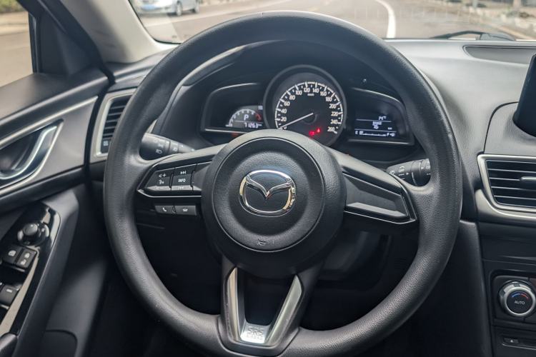 Used Mazda 3 Axela 2017 Hatchback 1.5L Automatic Luxury Model Emission Standard China V Interior 2