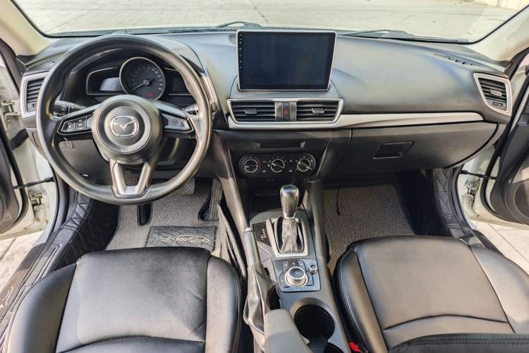 Used Mazda 3 Axela 2017 Sedan 1.5L Automatic Comfort Model Emission Standard China V Interior 3