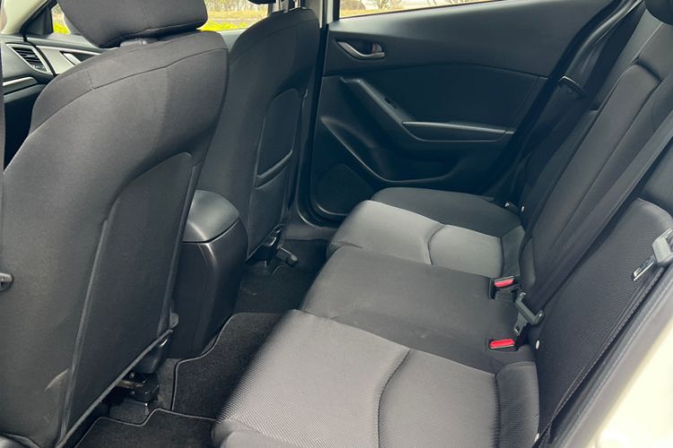 Used Mazda 3 Axela 2017 Sedan 1.5L Automatic Comfort Model Emission Standard China V Interior 3