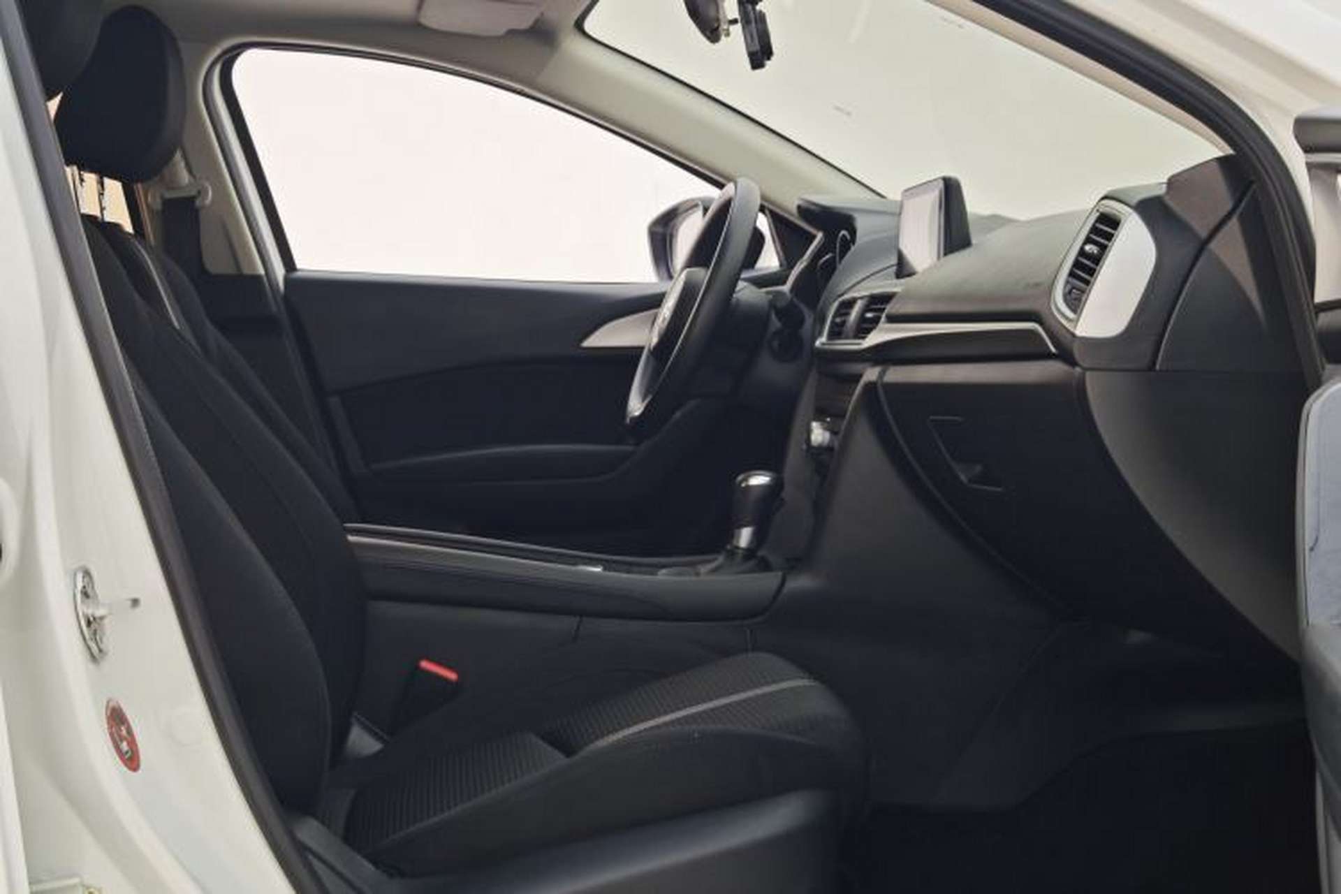 Used Mazda 3 Axela 2017 Hatchback 1.5L Automatic Luxury Model Emission Standard China V Interior 3