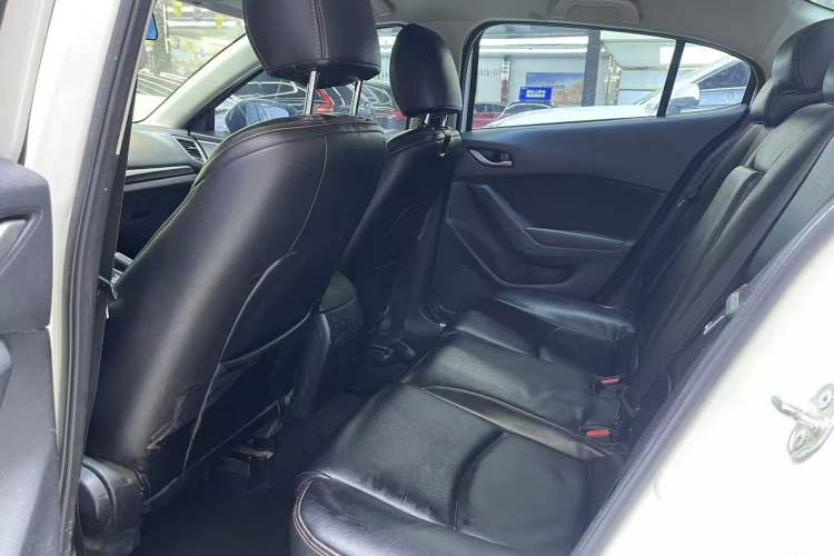 Used Mazda 3 Axela 2017 Sedan 1.5L Automatic Comfort Model Emission Standard China V Interior 4