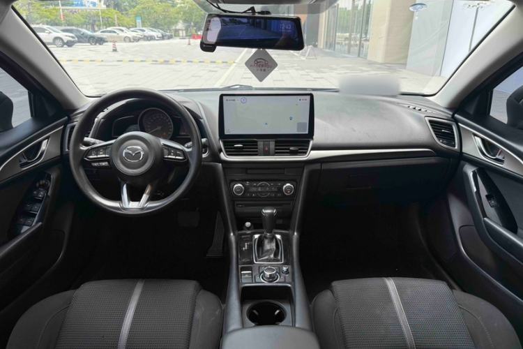 Used Mazda 3 Axela 2017 Sedan 1.5L Automatic Luxury Model Emission Standard China V Interior 5