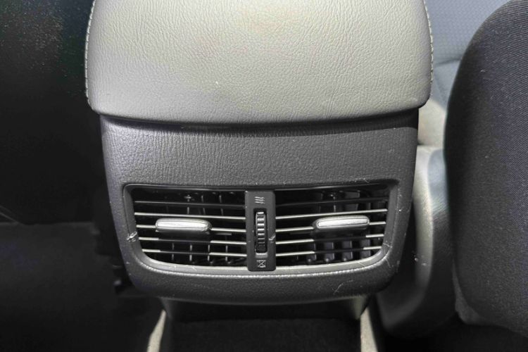 Used Mazda 3 Axela 2017 Sedan 1.5L Automatic Luxury Model Emission Standard China V Interior 6