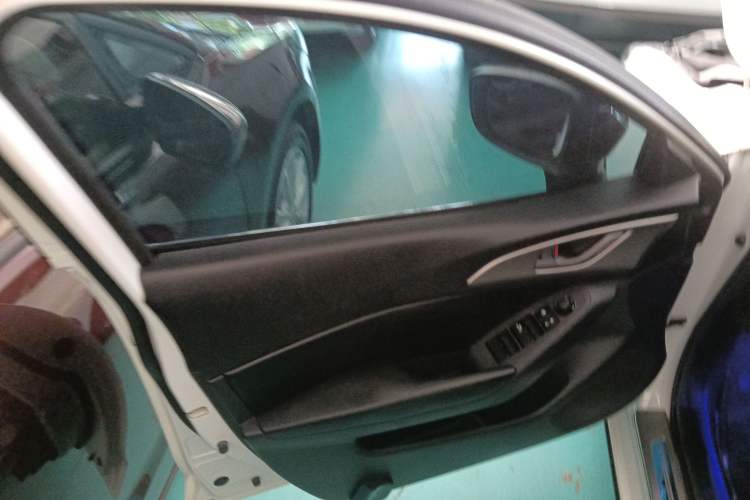 Used Mazda 3 Axela 2017 Sedan 1.5L Automatic Comfort Model Emission Standard China V Interior 7
