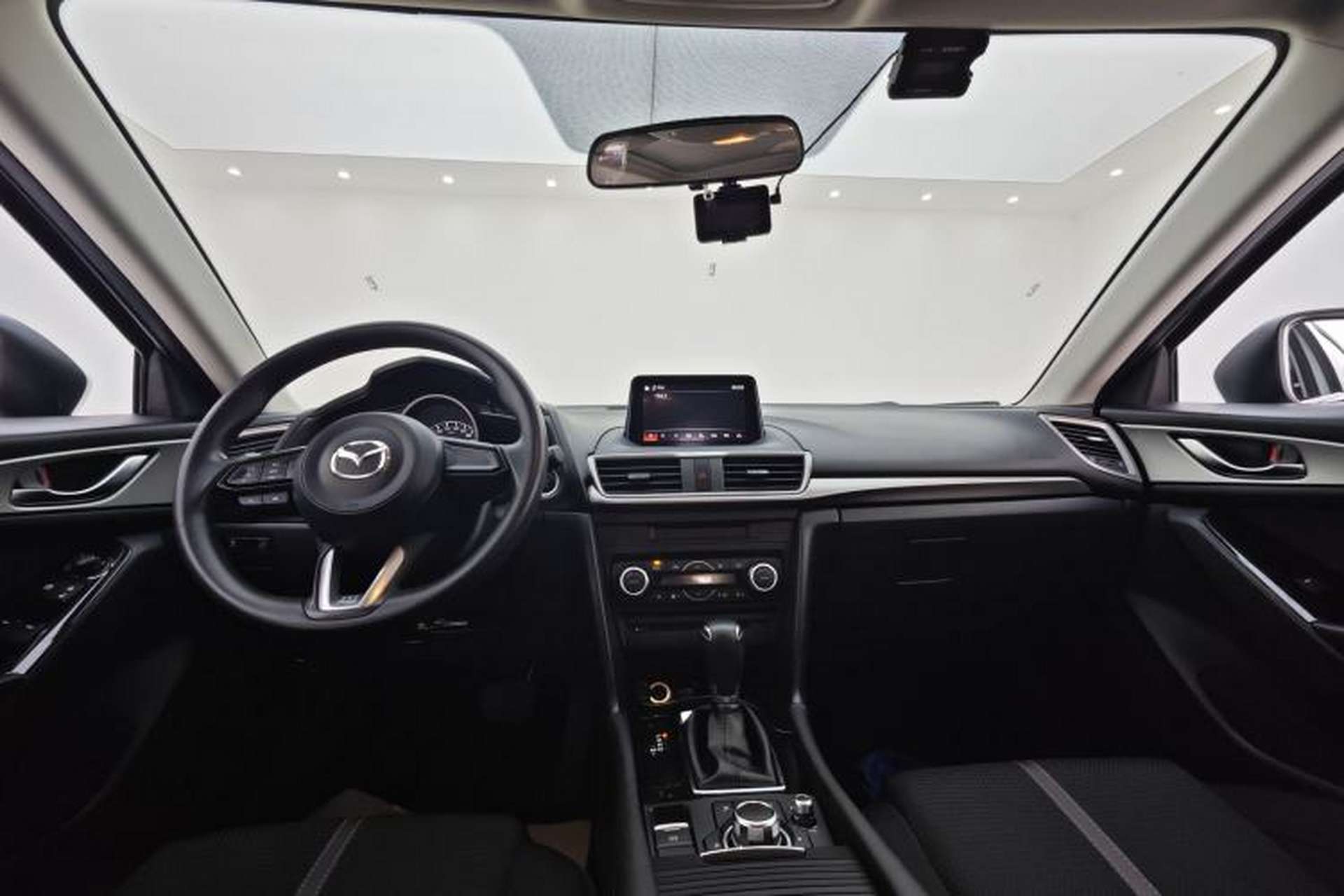 Used Mazda 3 Axela 2017 Hatchback 1.5L Automatic Luxury Model Emission Standard China V Interior 7
