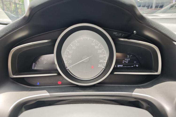 Used Mazda 3 Axela 2017 Hatchback 2.0L Automatic Luxury Model Emission Standard China V Interior 7