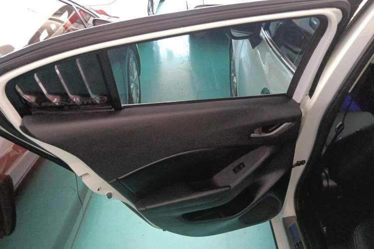 Used Mazda 3 Axela 2017 Sedan 1.5L Automatic Comfort Model Emission Standard China V Interior 8