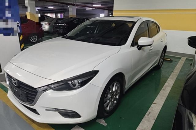 Used Mazda 3 Axela 2017 Hatchback 1.5L Automatic Luxury Model Emission Standard China V