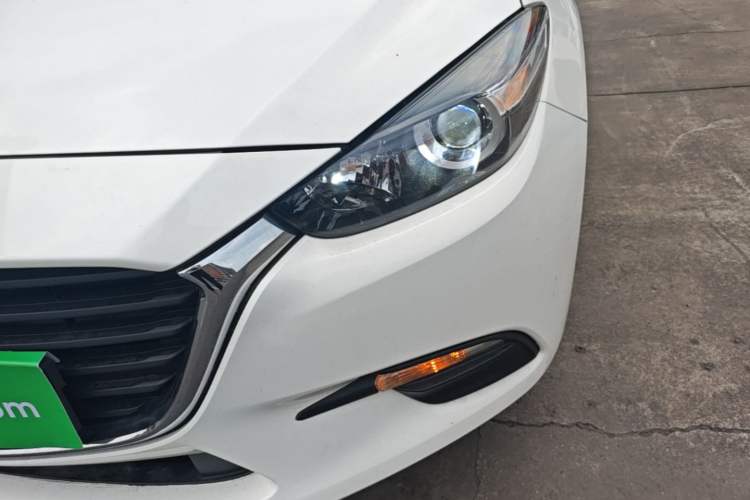 Used Mazda 3 Axela 2017 Sedan 1.5L Automatic Comfort Model Emission Standard China V Left Front Headlight