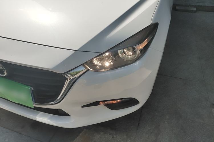 Used Mazda 3 Axela 2017 Sedan 1.5L Automatic Comfort Model Emission Standard China V Left Front Headlight