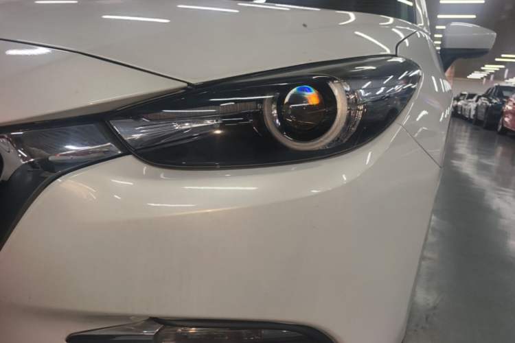Used Mazda 3 Axela 2017 Hatchback 1.5L Automatic Luxury Model Emission Standard China V Left Front Headlight