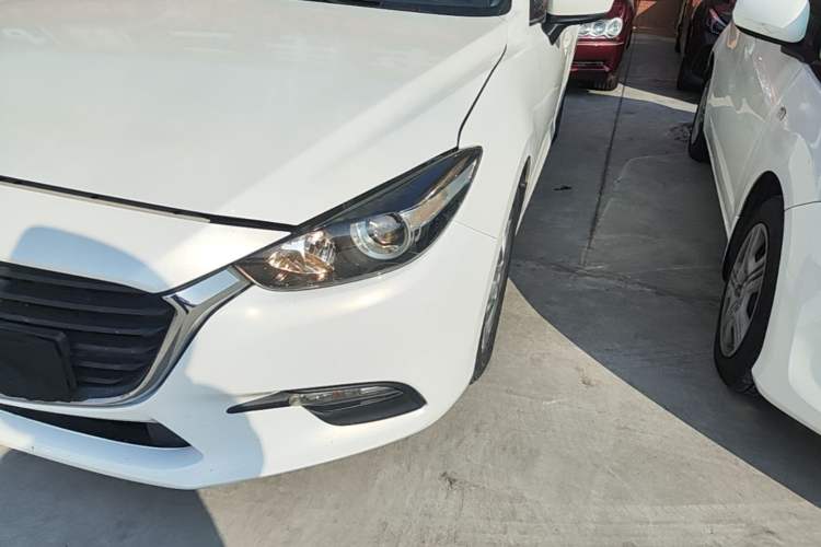 Used Mazda 3 Axela 2017 Sedan 1.5L Automatic Comfort Model Emission Standard China V Left Front Headlight