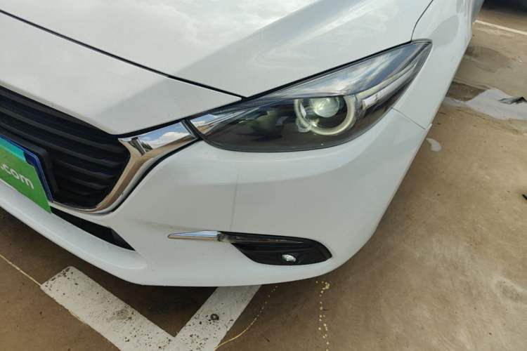 Used Mazda 3 Axela 2017 Sedan 1.5L Automatic Luxury Model Emission Standard China V Left Front Headlight