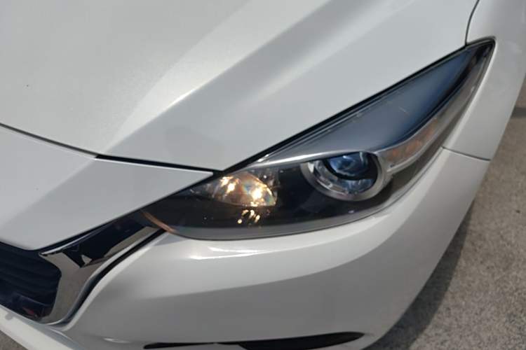 Used Mazda 3 Axela 2017 Hatchback 1.5L Automatic Comfort Model Emission Standard China V Left Front Headlight